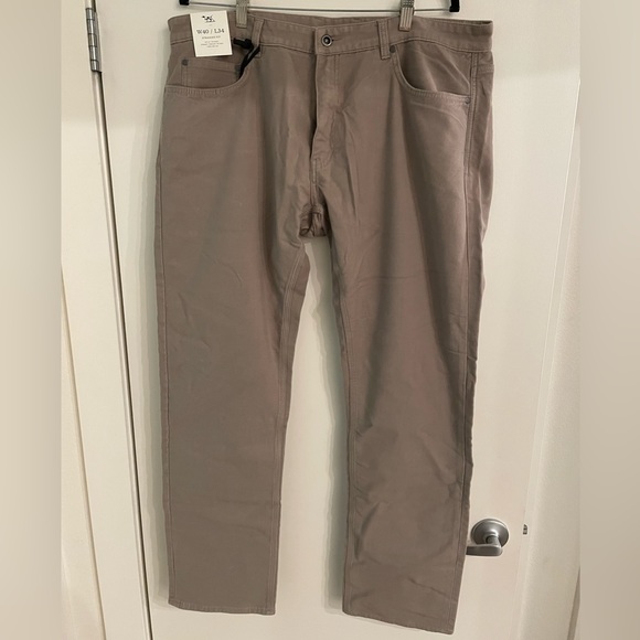Rodd & Gunn Motion Straight Leg Jeans - Picture 1 of 5